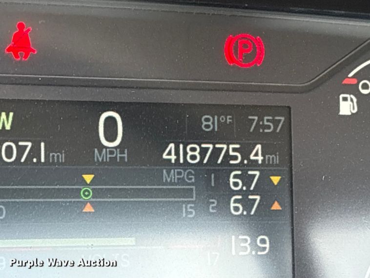 image for item DM1988 2019 Volvo VNR semi truck