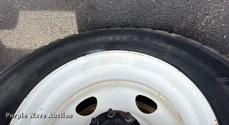 image for item DM1988 2019 Volvo VNR semi truck