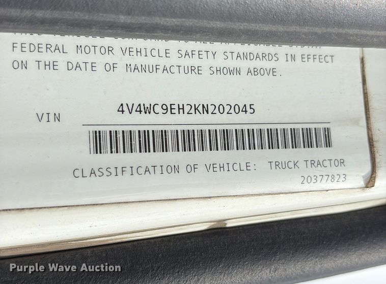 image for item DM1988 2019 Volvo VNR semi truck