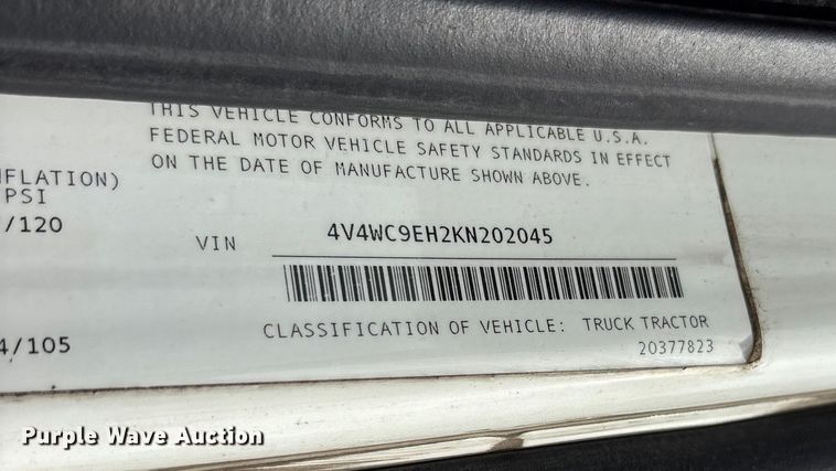 image for item DM1988 2019 Volvo VNR semi truck