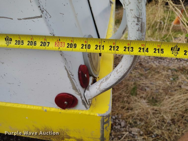 image for item DP5104 1998 Ford L8000 fuel truck