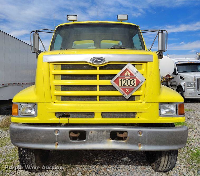 image for item DP5104 1998 Ford L8000 fuel truck