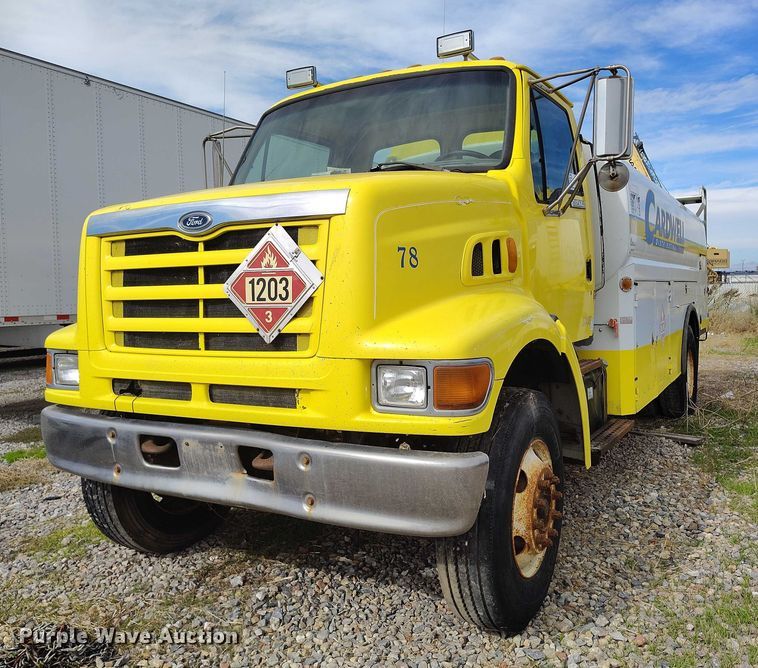 image for item DP5104 1998 Ford L8000 fuel truck