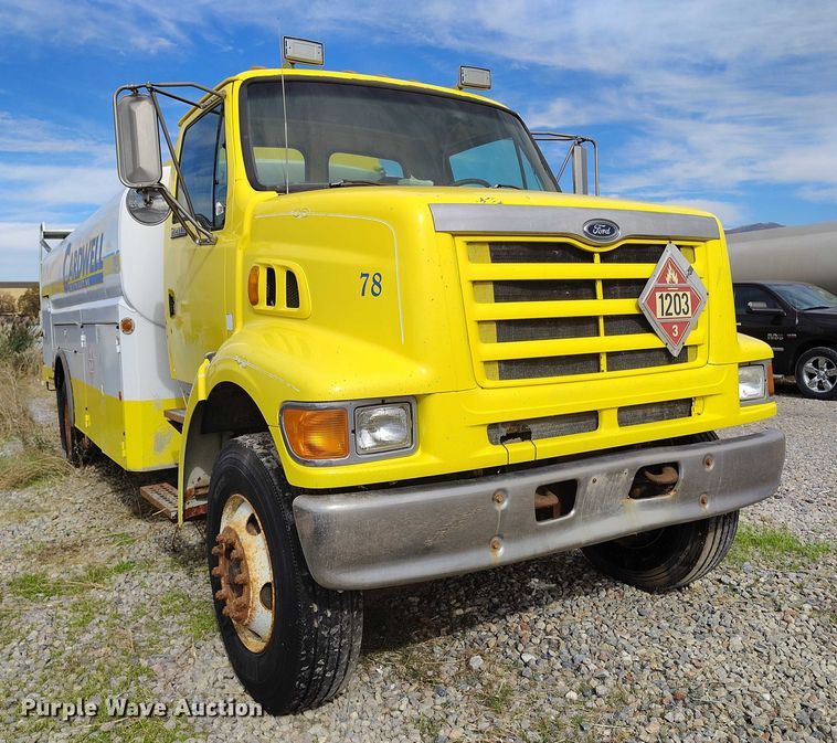 image for item DP5104 1998 Ford L8000 fuel truck