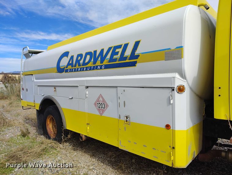 image for item DP5104 1998 Ford L8000 fuel truck