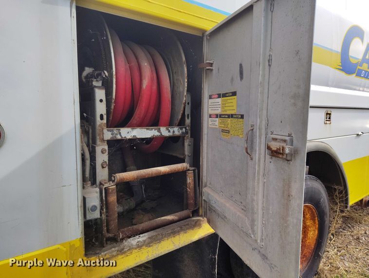 image for item DP5104 1998 Ford L8000 fuel truck