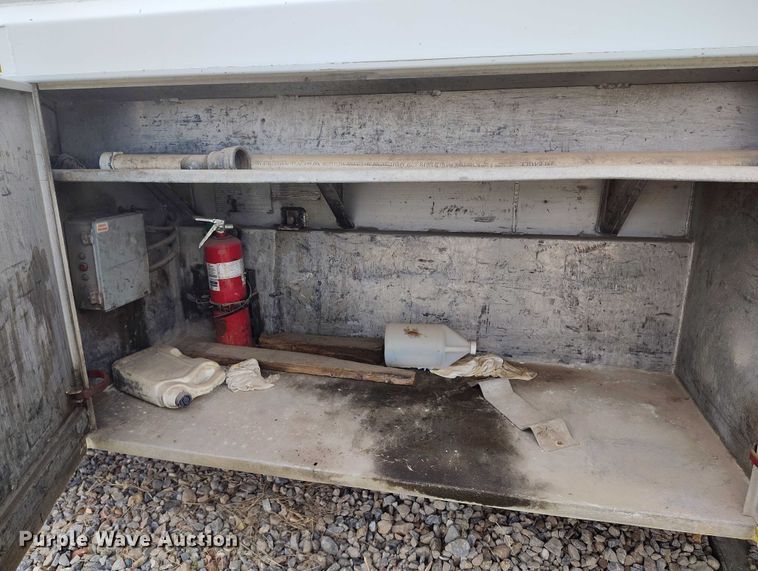 image for item DP5104 1998 Ford L8000 fuel truck