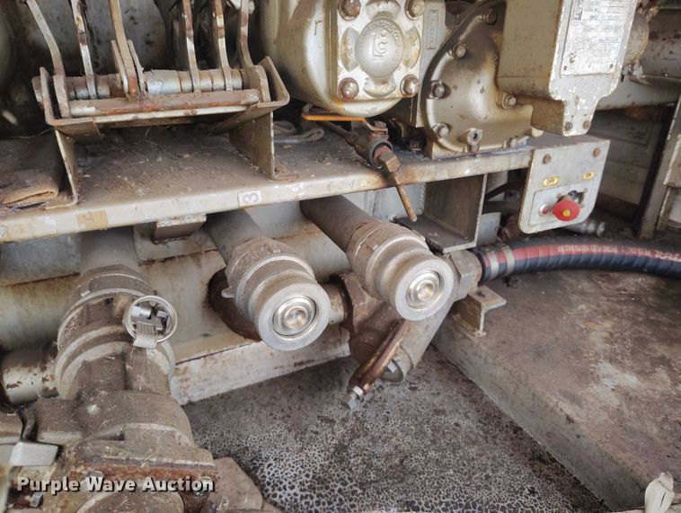 image for item DP5104 1998 Ford L8000 fuel truck