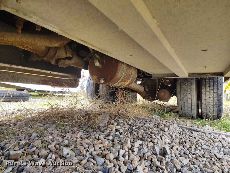 image for item DP5104 1998 Ford L8000 fuel truck