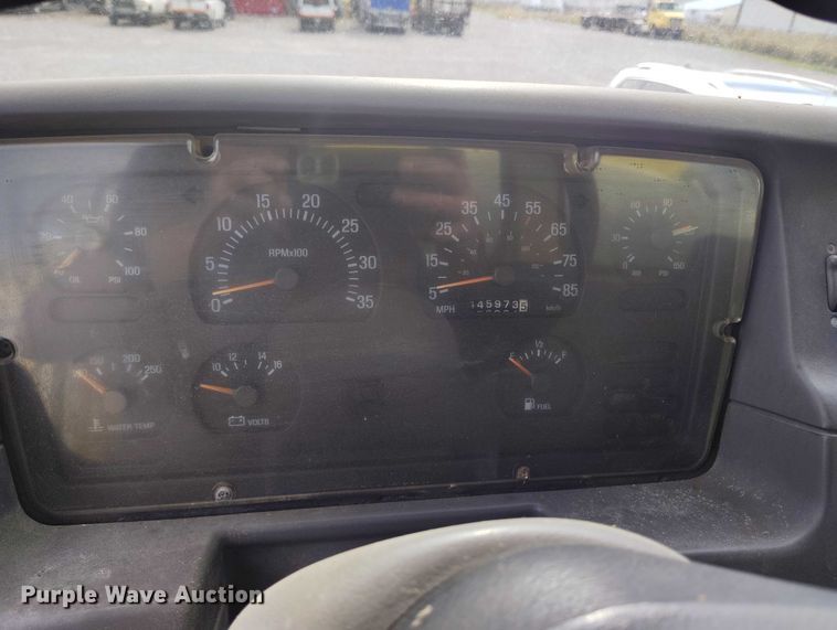 image for item DP5104 1998 Ford L8000 fuel truck