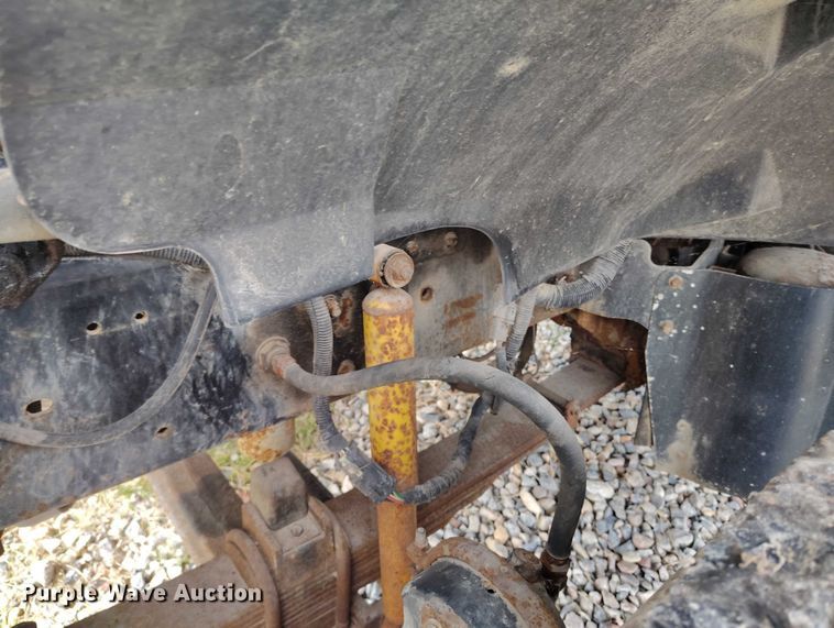 image for item DP5104 1998 Ford L8000 fuel truck