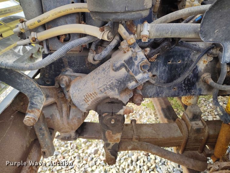 image for item DP5104 1998 Ford L8000 fuel truck