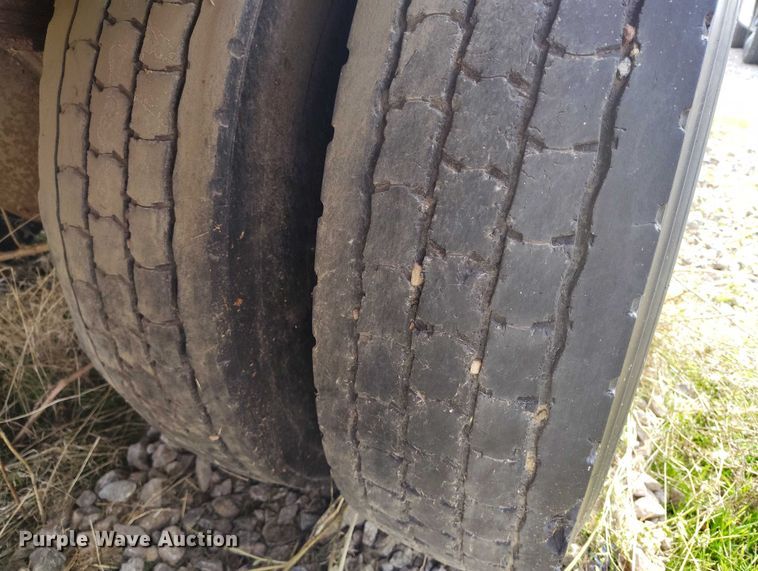 image for item DP5104 1998 Ford L8000 fuel truck