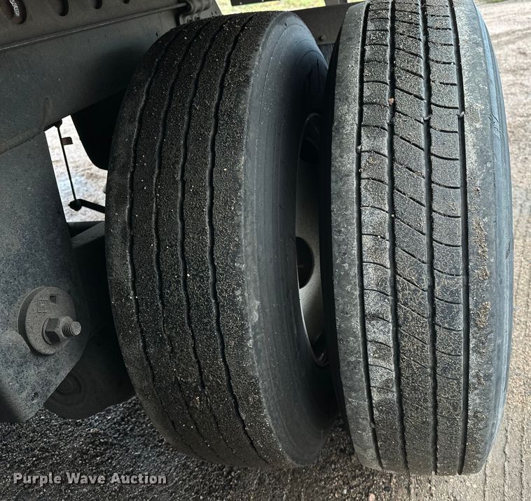 image for item DP8867 2016 Wabash dry van trailer