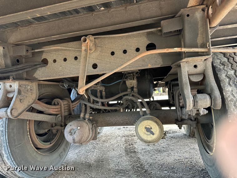 image for item DP8874 2015 Vanguard VXP dry van trailer 