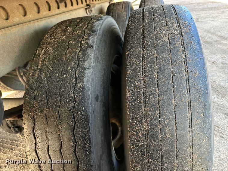 image for item DP8874 2015 Vanguard VXP dry van trailer 