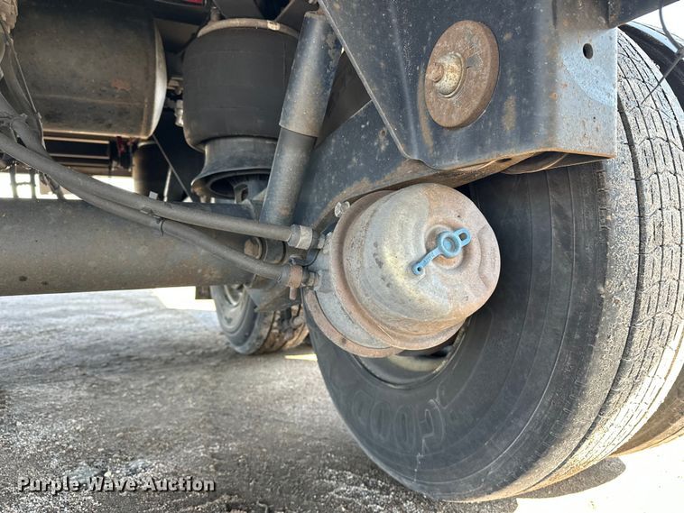 image for item DP8875 2013 Wabash DVHDHPC dry van trailer