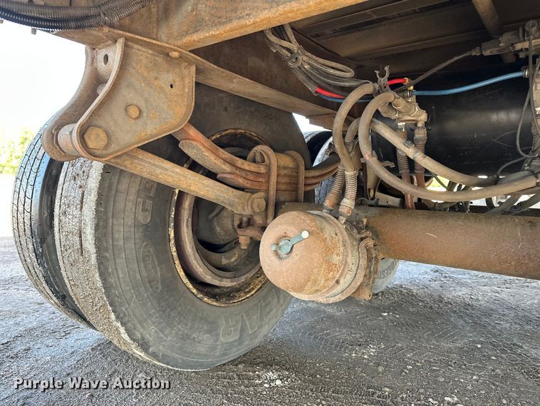 image for item DP8877 2015 Vanguard VXP dry van trailer