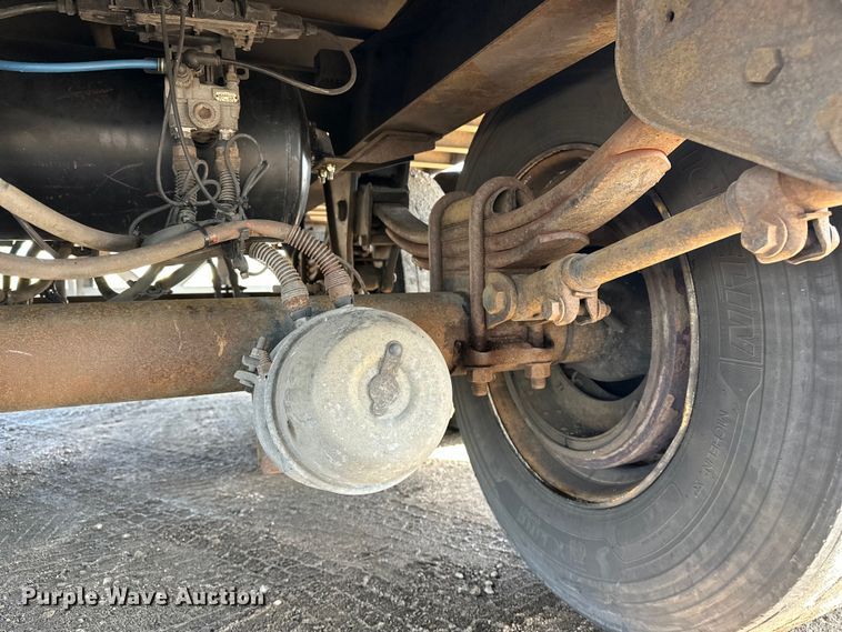 image for item DP8877 2015 Vanguard VXP dry van trailer