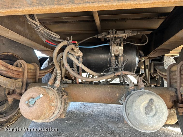 image for item DP8877 2015 Vanguard VXP dry van trailer