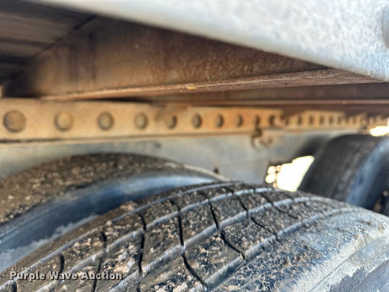 image for item DP8877 2015 Vanguard VXP dry van trailer