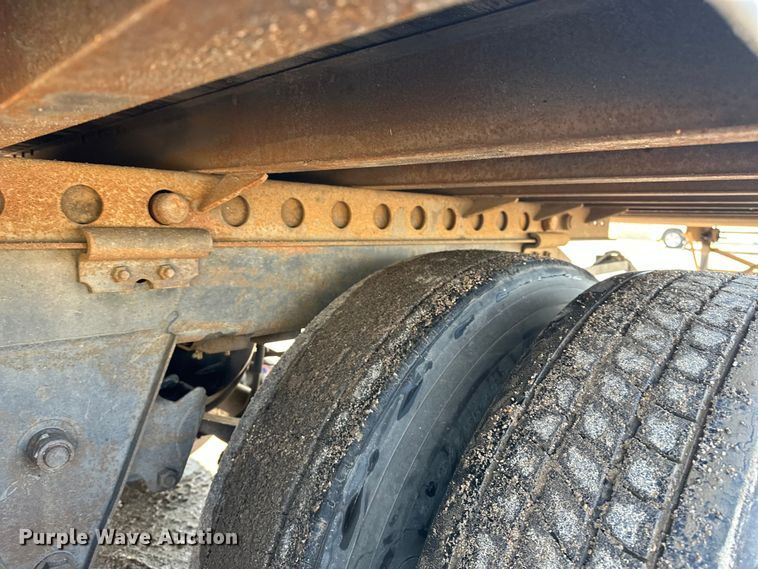 image for item DP8877 2015 Vanguard VXP dry van trailer