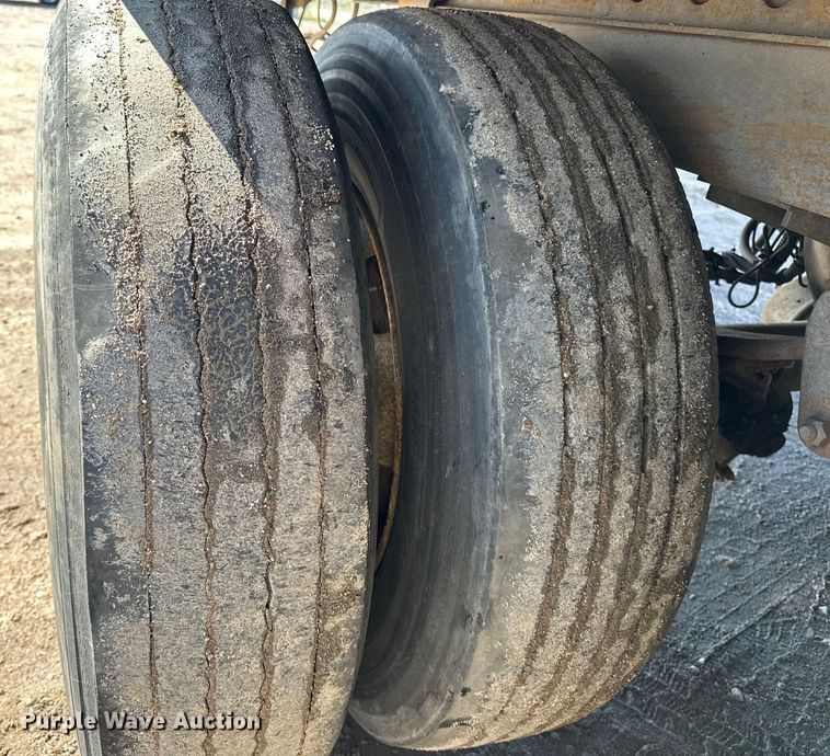 image for item DP8877 2015 Vanguard VXP dry van trailer