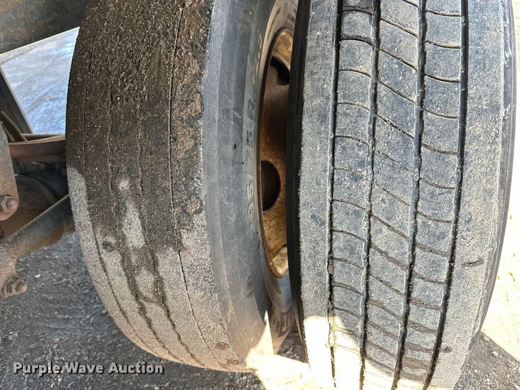 image for item DP8877 2015 Vanguard VXP dry van trailer