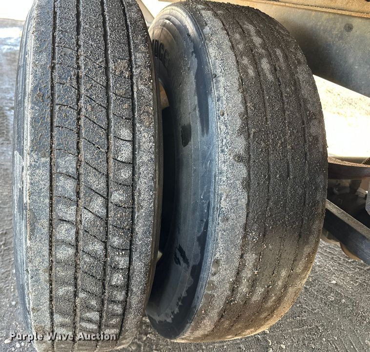 image for item DP8877 2015 Vanguard VXP dry van trailer