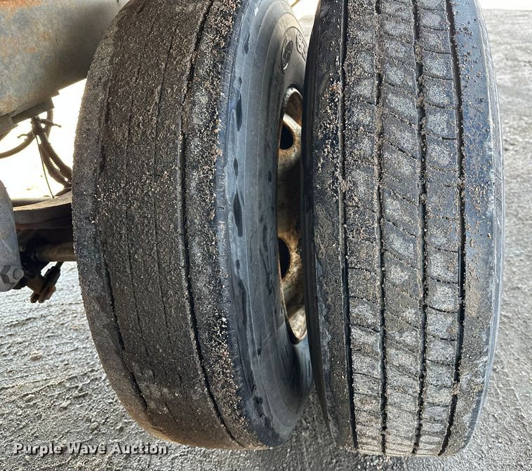 image for item DP8877 2015 Vanguard VXP dry van trailer