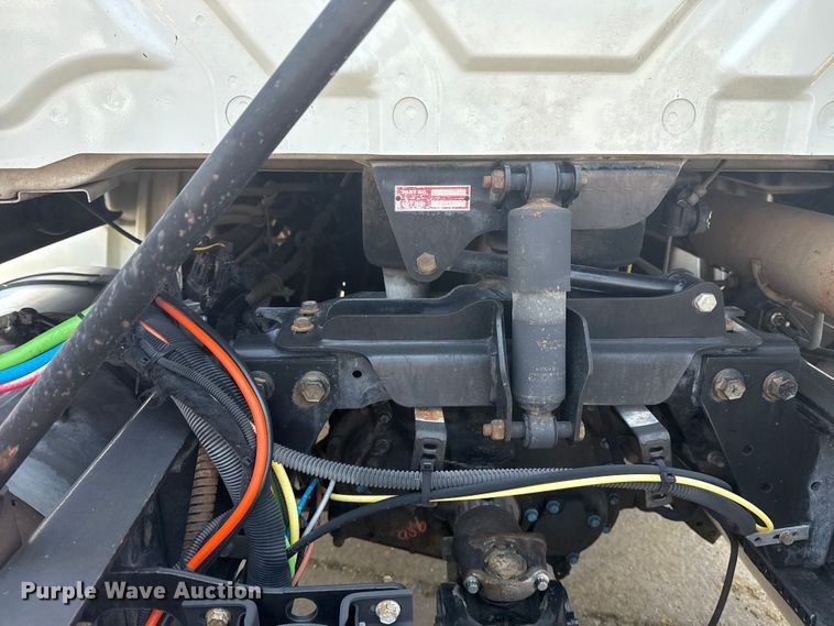 image for item DS3872 2006 International 8600 semi truck