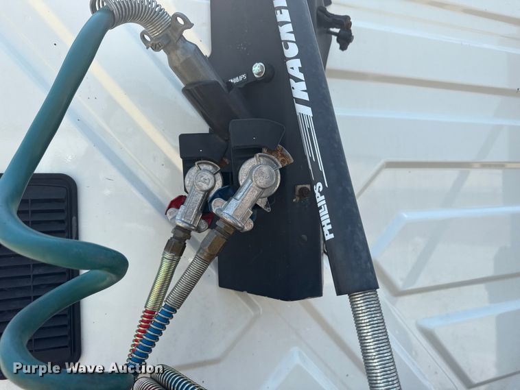 image for item DS3872 2006 International 8600 semi truck