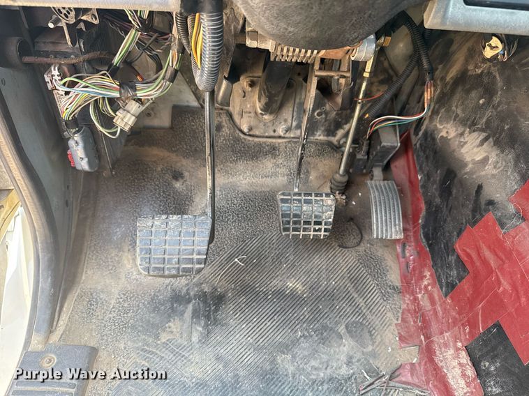 image for item DS3872 2006 International 8600 semi truck