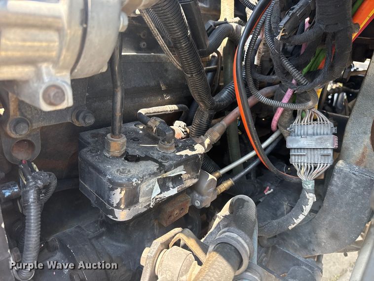 image for item DS3872 2006 International 8600 semi truck