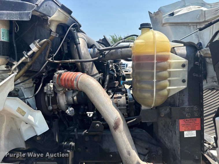 image for item DS3872 2006 International 8600 semi truck