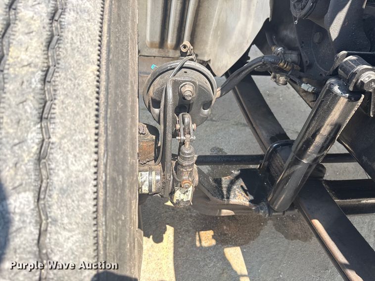 image for item DS3872 2006 International 8600 semi truck