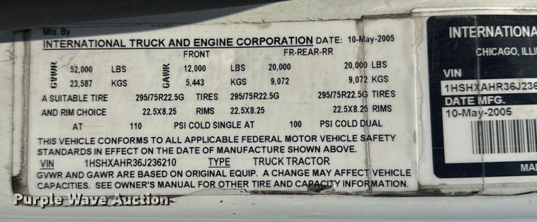 image for item DS3872 2006 International 8600 semi truck