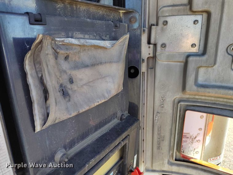 image for item DT0750 2012 Utility VS2RA refrigerated van trailer