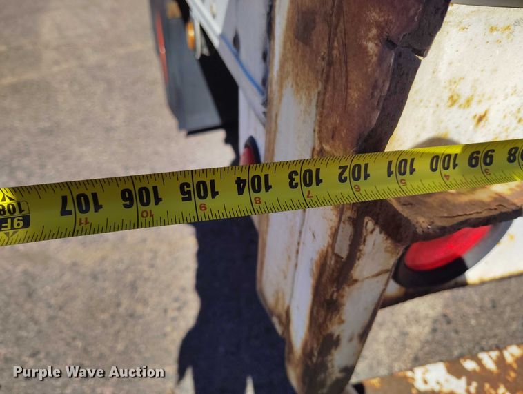 image for item DT0751 2002 Wabash dry van trailer