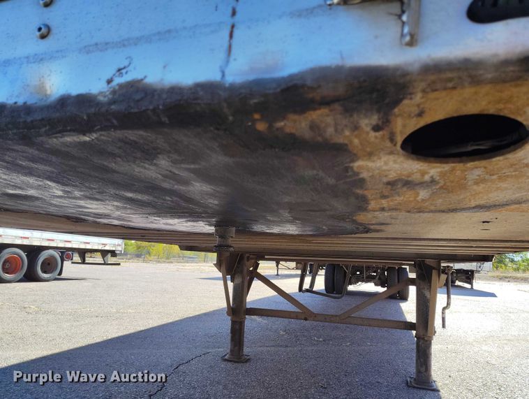 image for item DT0751 2002 Wabash dry van trailer