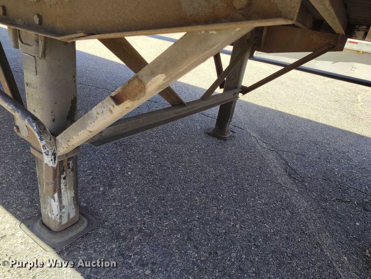 image for item DT0751 2002 Wabash dry van trailer