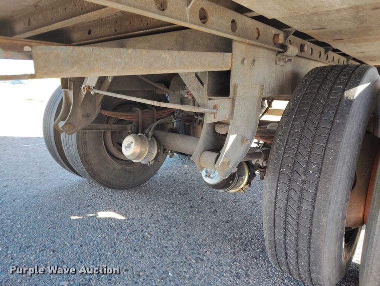 image for item DT0752 2011 Utility refrigerated van trailer