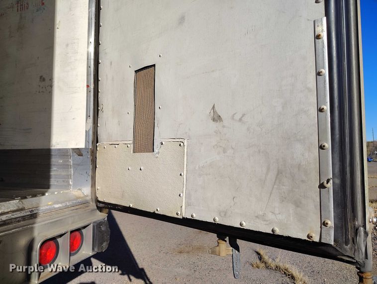 image for item DT0752 2011 Utility refrigerated van trailer