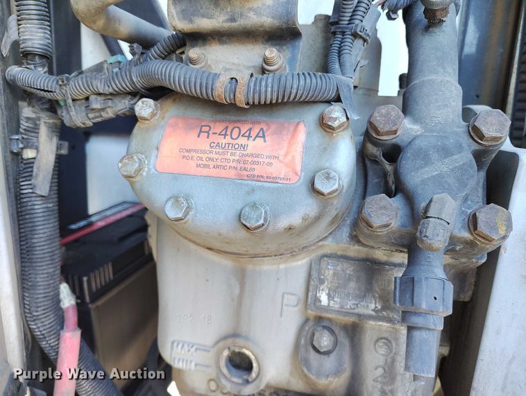 image for item DT0752 2011 Utility refrigerated van trailer