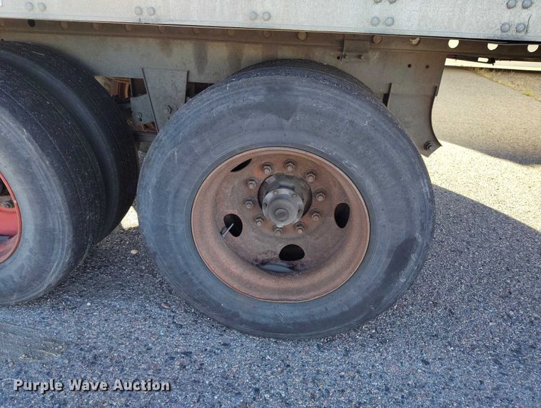 image for item DT0752 2011 Utility refrigerated van trailer