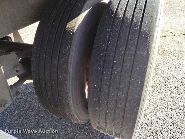 image for item DT0752 2011 Utility refrigerated van trailer