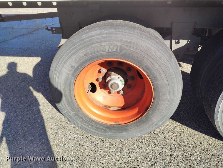 image for item DT0752 2011 Utility refrigerated van trailer