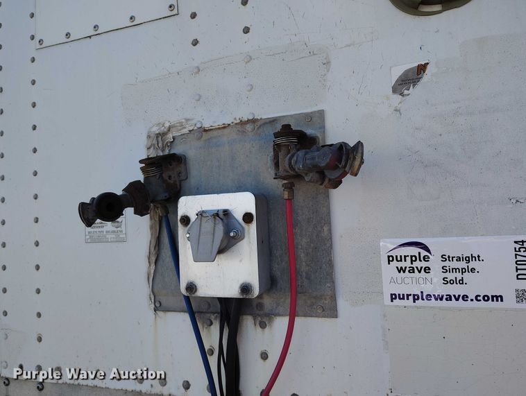 image for item DT0754 2005 Wabash dry van trailer