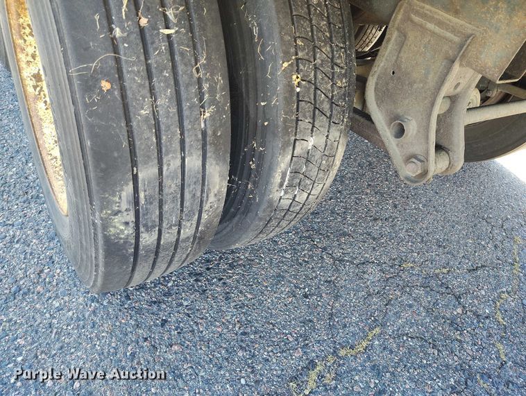 image for item DT0754 2005 Wabash dry van trailer