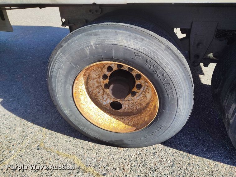 image for item DT0754 2005 Wabash dry van trailer